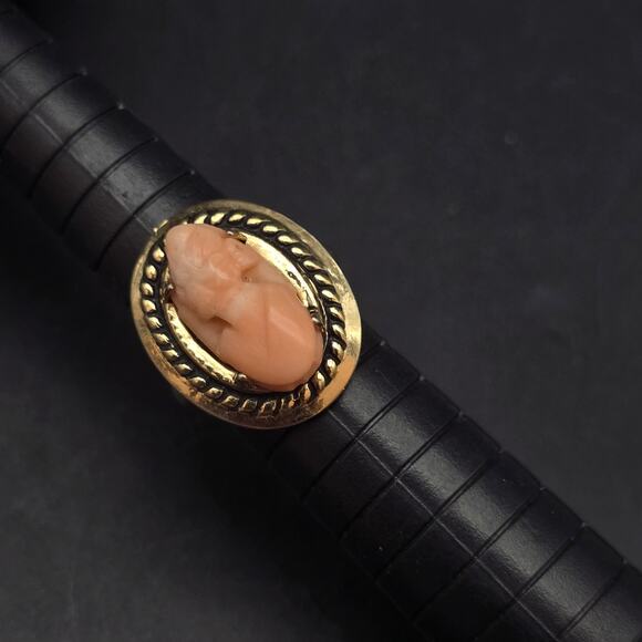 Vintage Peach Carved Cameo Ring Gold Tone Size 6.5 Adjustable - Picture 4 of 11